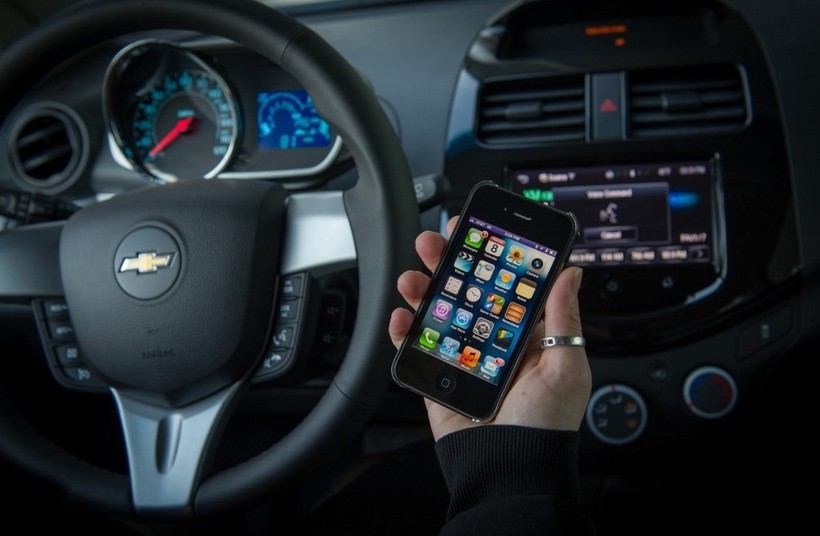 Tính năng của iPhone dễ khiến lái xe gặp họa