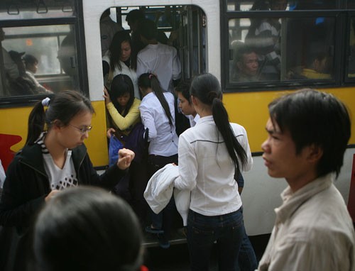 TP.HCM: Mỗi xe bus sẽ gắn 3 camera để chống móc túi, quấy rối tình dục