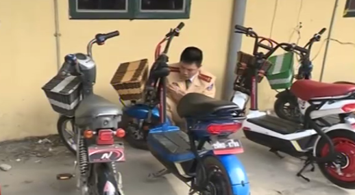 Người dân Hà Nội "không vội" với việc đăng ký xe máy điện