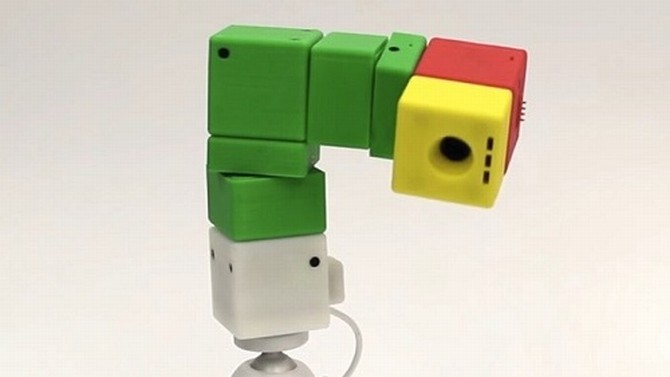 Máy ảnh được lắp ráp như trò chơi Lego