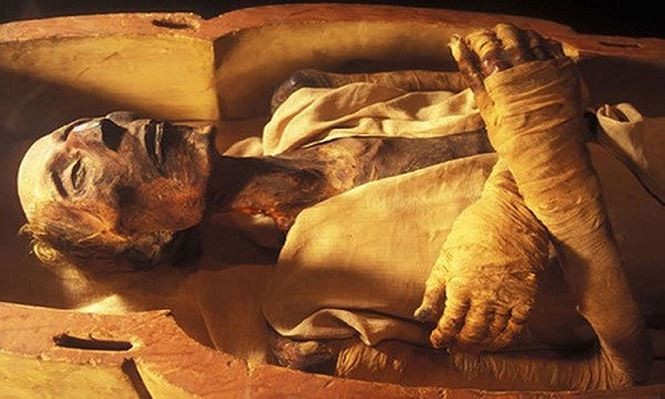 Người Ai Cập thời cổ đại thực hiện ướp xác đắt đỏ thế nào?