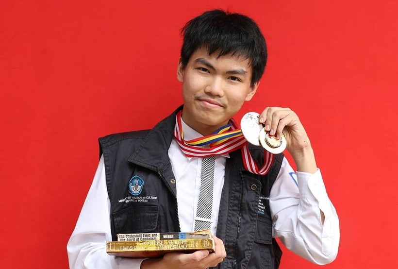 Thành tích đáng nể của chàng trai trường Ams hai lần nhận huy chương bạc IMO