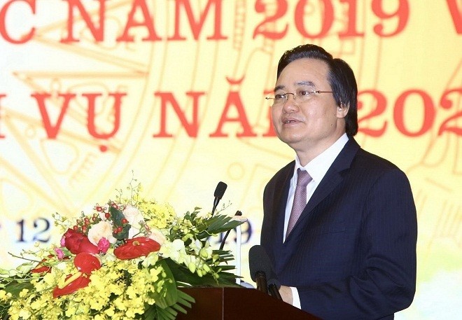 Bộ trưởng Phùng Xuân Nhạ phát biểu tại hội nghị.