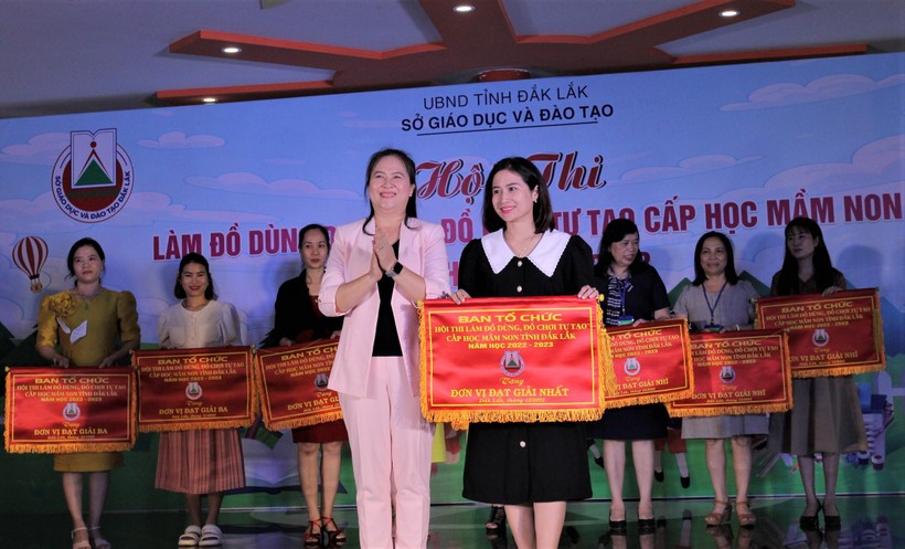 Phòng GD&ĐT huyện M'Drắk đạt giải Nhất Hội thi.