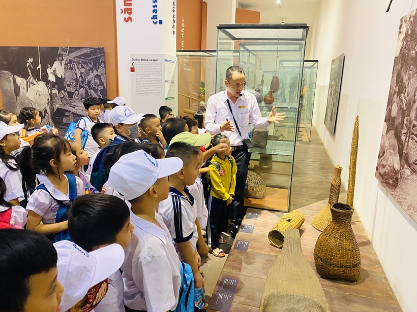 Học sinh vui học qua trải nghiệm Bảo tàng Đắk Lắk ảnh 9