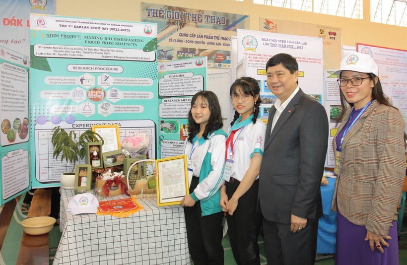 Ngày hội STEM tỉnh Đắk Lắk gắn học đi đôi với hành ảnh 7