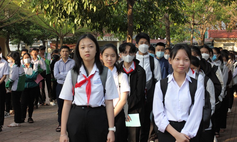 Các học sinh tham dự khai mạc kỳ thi (ảnh: Thành Tâm).