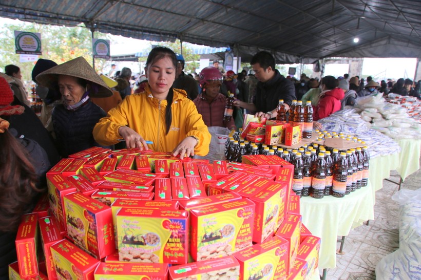 Đi chợ 0 đồng... người nghèo Quảng Trị nhận 1,2 triệu đồng quà Tết ảnh 6