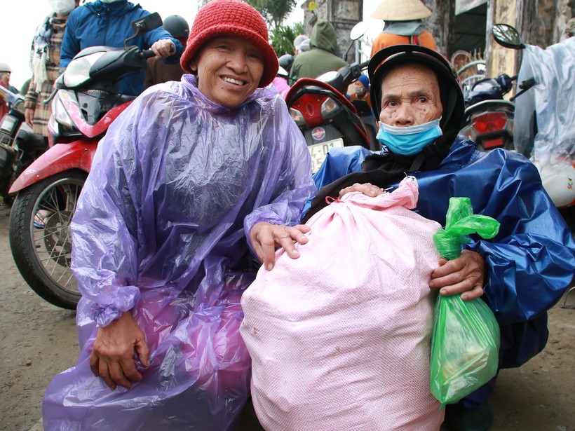 Đi chợ 0 đồng... người nghèo Quảng Trị nhận 1,2 triệu đồng quà Tết ảnh 9
