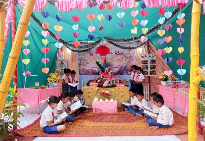 Trường biên giới Quảng Trị tổ chức trại sách cho học sinh ảnh 4