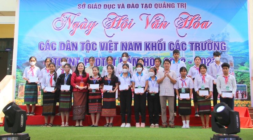 Học sinh Quảng Trị giao lưu tại Ngày hội văn hóa các dân tộc ảnh 7