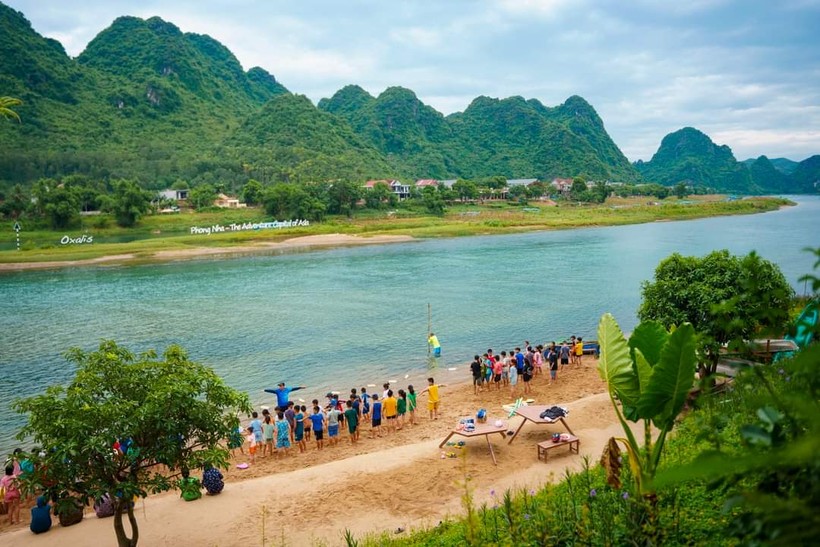 Dạy bơi miễn phí cho trẻ em vùng núi Quảng Bình ảnh 4