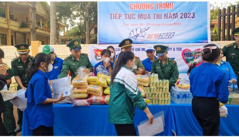 Thí sinh miền núi Quảng Trị được hỗ trợ cơm miễn phí tại trường ảnh 6