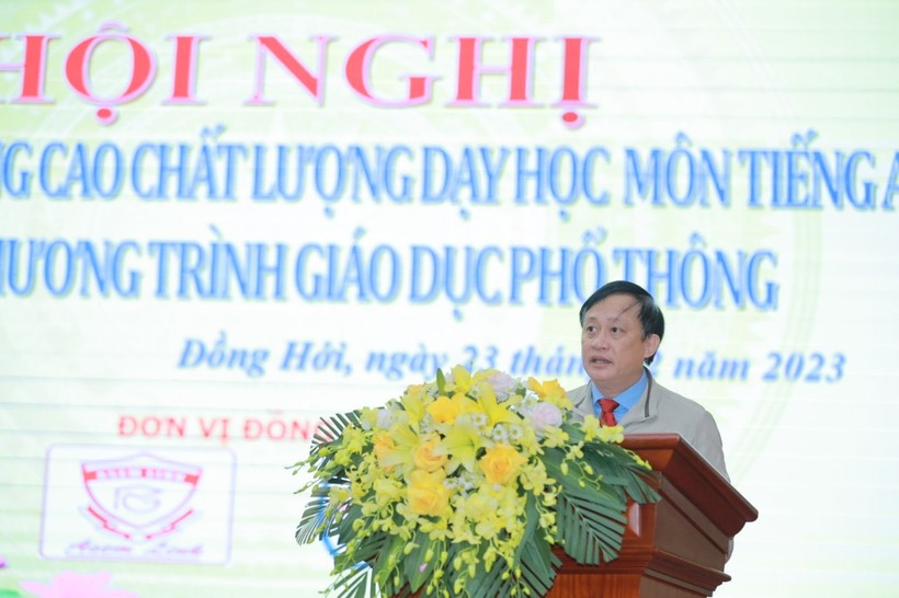 Ông Hồ Thanh Hải, Trưởng phòng GD&ĐT TP Đồng Hới phát biểu tại Hội nghị.