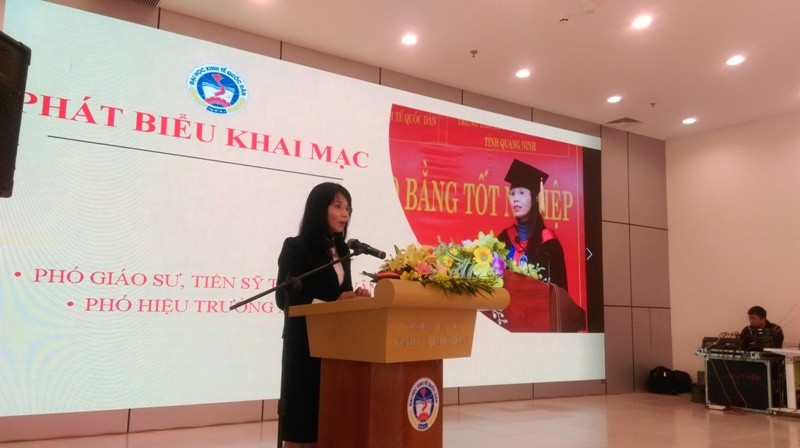 Phó Hiệu trưởng Trường ĐH KTQD Trần Thị Vân Hoa chia sẻ thông tin tuyển sinh và đào tạo