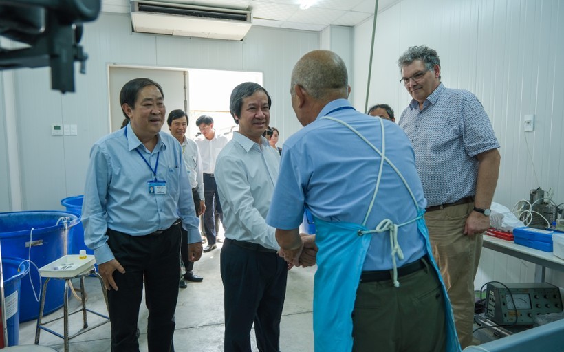  Bộ trưởng Nguyễn Kim Sơn thăm và làm việc với Trường ĐH Cần Thơ ảnh 2
