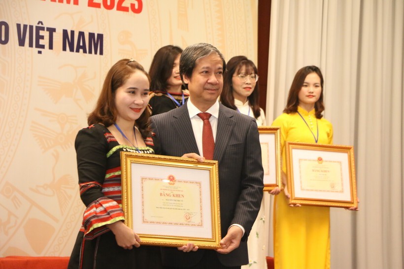Cô Nguyễn Thị Thu Vỹ là 1 trong 200 nhà giáo tiêu biểu năm 2023 được nhận Bằng khen của Bộ trưởng Bộ GD&ĐT. Ảnh: TG