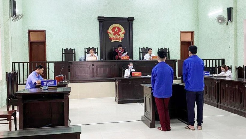 Phiên toà xét xử 2 bị cáo Mã Tinh Kim và Triệu Văn Xuyên.