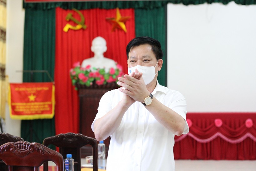 Ông Nguyễn Khắc Thận, Chủ tịch UBND tỉnh Thái Bình đã kiểm tra, chỉ đạo công tác chuẩn bị tổ chức kỳ thi tại Trung tâm GDNN - GDTX huyện Quỳnh Phụ.