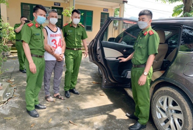 Đối tượng Nguyễn Khắc Hậu bị cơ quan chức năng bắt giữ sau 11 năm lẩn trốn. Ảnh: Công an Lào Cai.