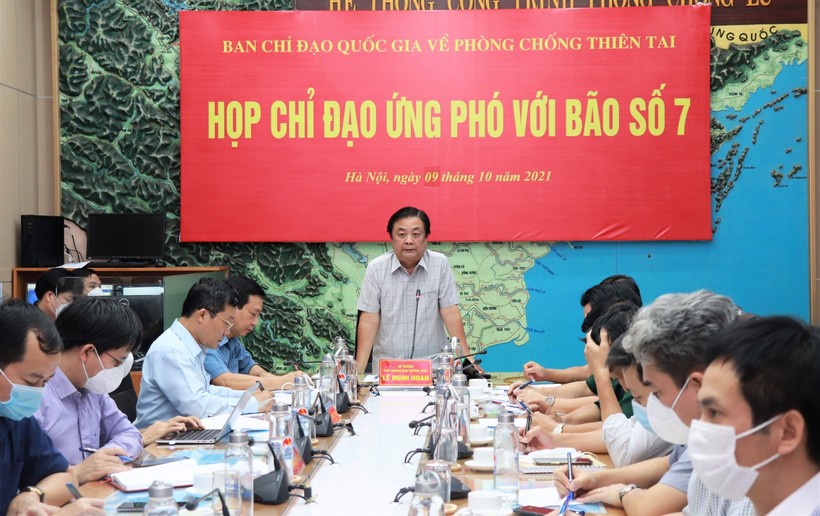 Bộ trưởng Nông nghiệp và PTNT - Phó trưởng ban thường trực BCĐ QGPCTT Lê Minh Hoan phát biểu kết luận cuộc họp.