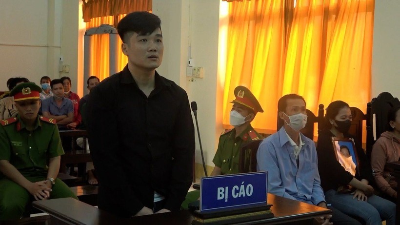 Hoàng Văn Tính tại phiên tòa xét xử.