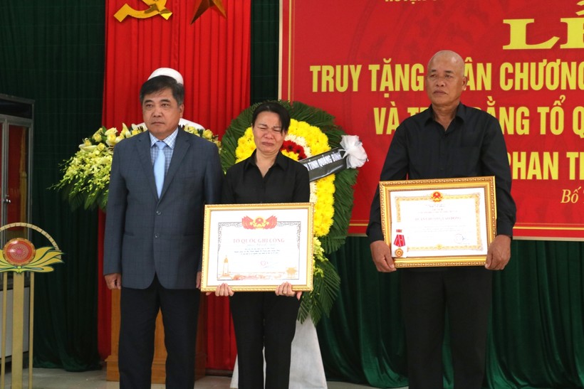 Truy tặng Huân chương Lao động hạng Ba và bằng "Tổ quốc ghi công" cho Liệt sĩ Phan Thanh Miên thể hiện sự tri ân, tôn vinh những người đã quên mình vì dân, vì nước.