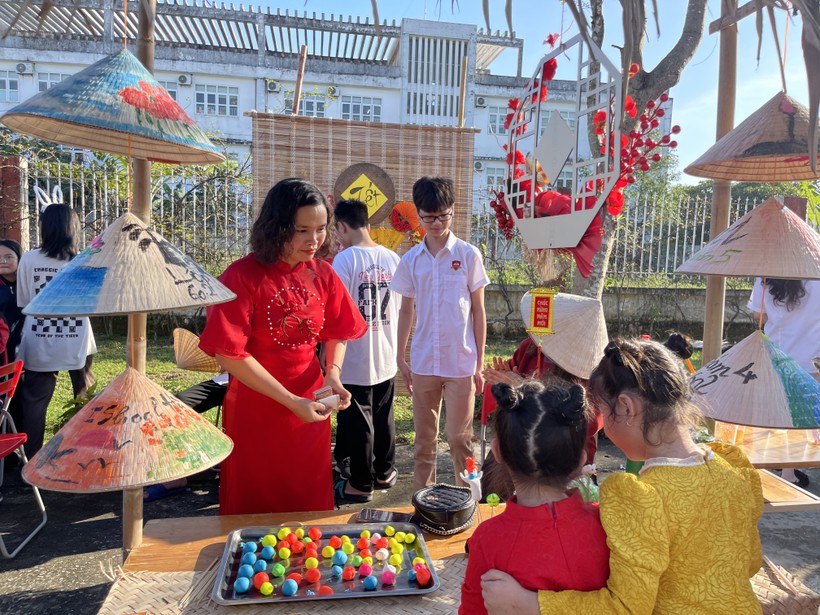 Độc đáo lễ hội xuân đa màu sắc tại iSchool Hà Tĩnh ảnh 3