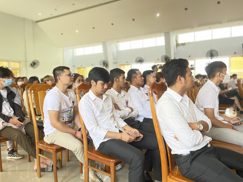 Lưu học sinh Lào, Campuchia vui Tết cổ truyền tại Việt Nam ảnh 2