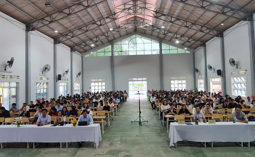 850 cán bộ, giáo viên Kon Tum được tập huấn công tác xã hội trong nhà trường ảnh 1