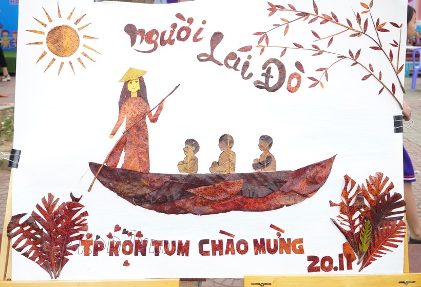 Bức tranh học sinh tặng thầy, cô nhân Ngày Nhà giáo Việt Nam 20/11 từ lá cây.