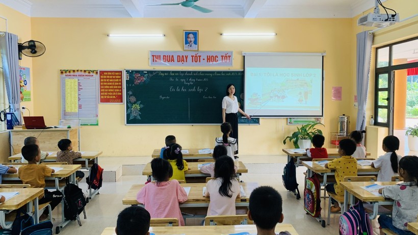 Một tiết học tại Trường Tiểu học Phong Dụ, huyện Tiên Yên. ảnh 1