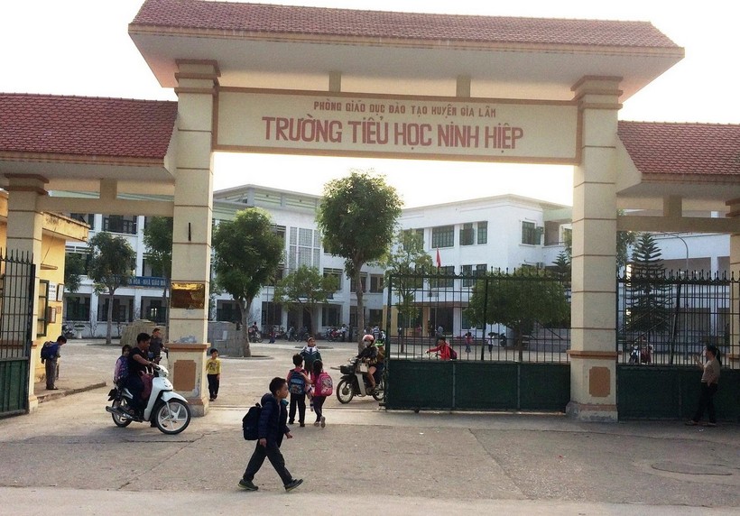 Trường Tiểu học Ninh Hiệp (huyện Gia Lâm) chưa thể mở cửa trở lại vào ngày 8/11.