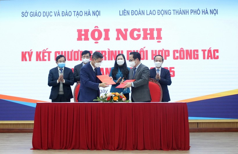 Lễ ký kết chương trình phối hợp công tác giữa Liên đoàn lao động với Sở Giáo dục và Đào tạo thành phố Hà Nội giai đoạn 2022-2025.