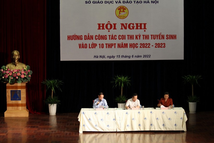 Ban Giám đốc Sở GD&ĐT Hà Nội chủ trì hội nghị
