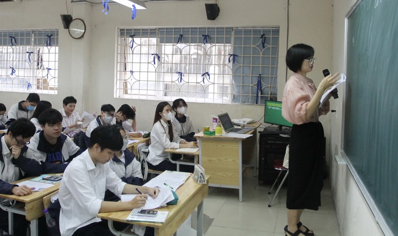 Học sinh Hà Nội tăng tốc ôn thi tốt nghiệp THPT 2023 ảnh 2