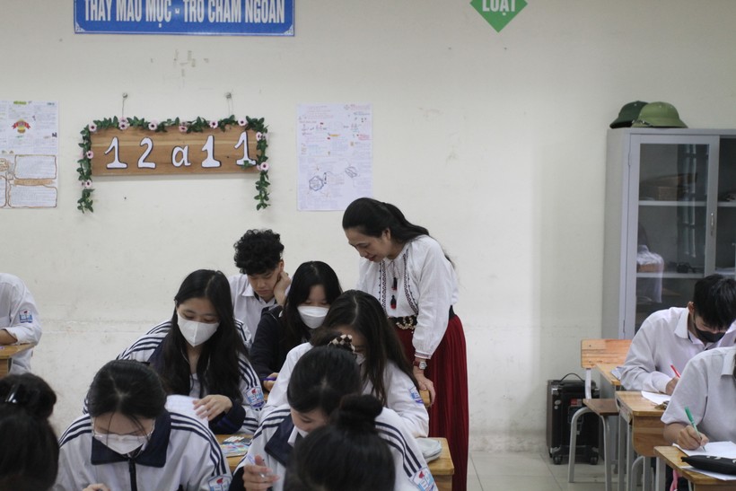 Học sinh Hà Nội tăng tốc ôn thi tốt nghiệp THPT 2023 ảnh 8