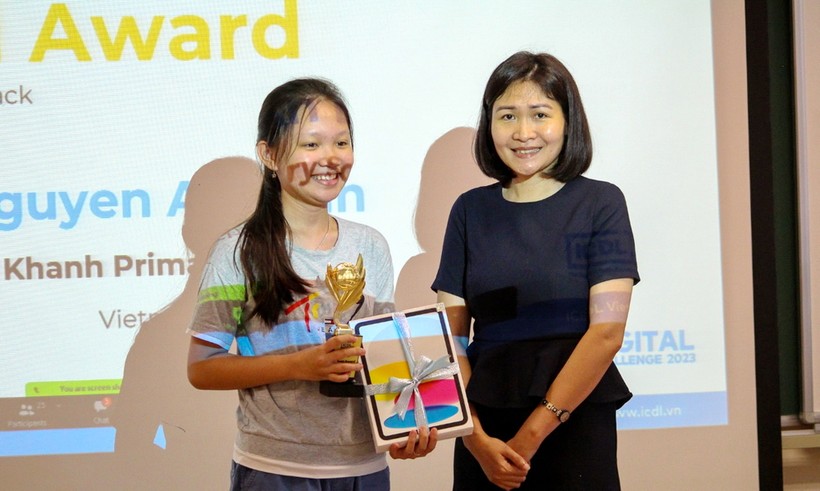 Nguyễn An Bình - học sinh Trường Tiểu học An Khánh (huyện Hoài Đức, Hà Nội) đạt giải Nhất cuộc thi.