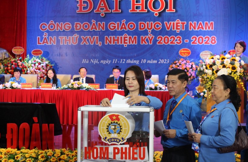Đại hội Công đoàn Giáo dục Việt Nam lần thứ XVI với chủ đề: Đổi mới - Dân chủ - Đoàn kết - Phát triển. ảnh 1