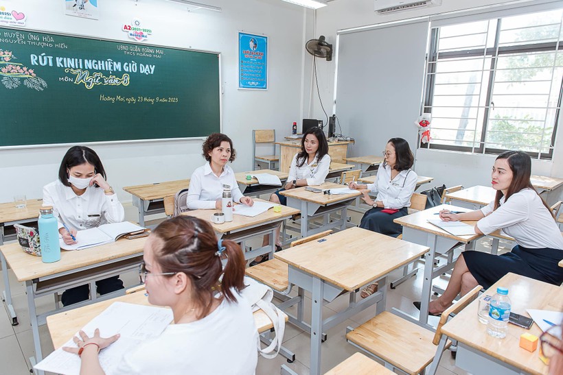 Giáo viên quận Hoàng Mai và huyện Ứng Hòa chia sẻ kinh nghiệm dạy học.