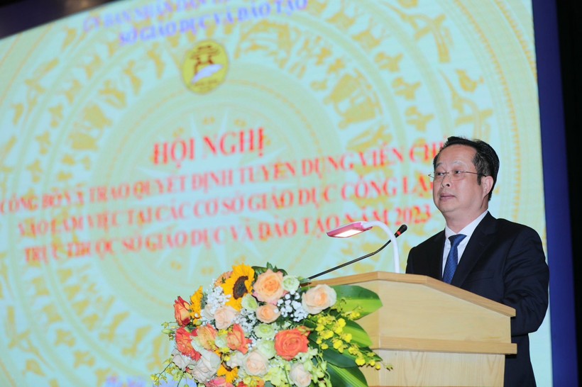Giám đốc Sở GD&amp;ĐT Hà Nội Trần Thế Cương phát biểu.