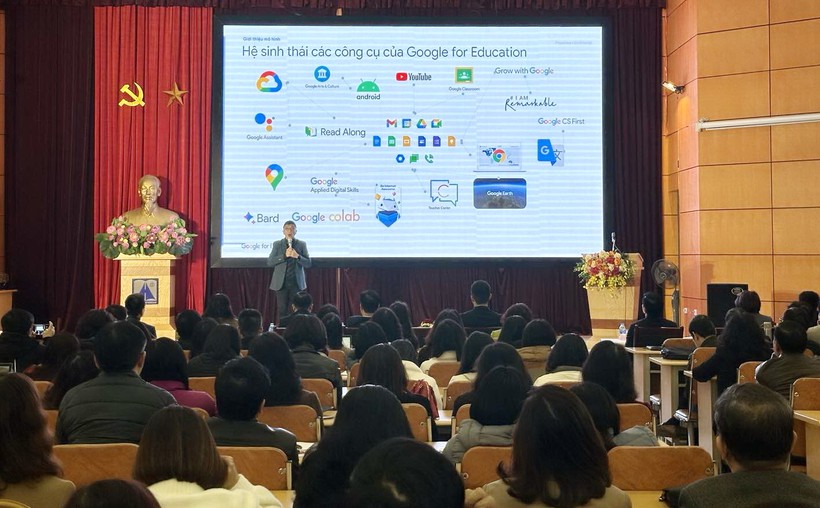 Đại diện Google giới thiệu và Hệ sinh thái Google for Education.