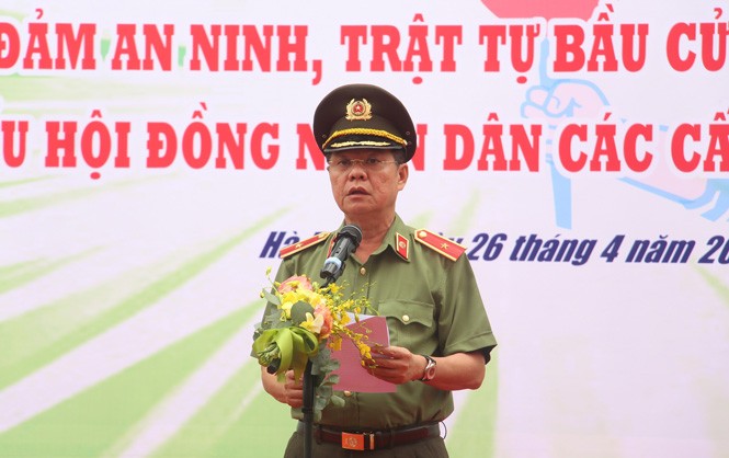 Thiếu tướng Đào Thanh Hải phát biểu tại buổi lễ phát động. 