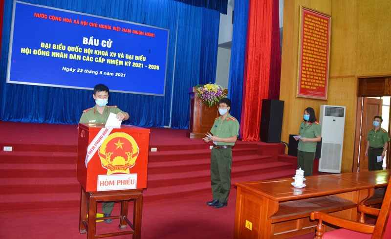Cử tri tỉnh Bắc Ninh trong ngày đi bỏ phiếu sớm. (Ảnh Báo Bắc Ninh).