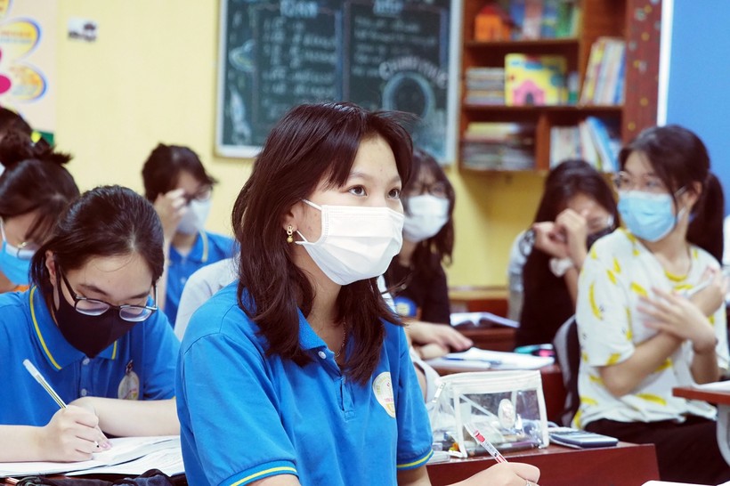 Học sinh lớp 9 trường THCS Kinh Bắc tập trung ôn tập chuẩn bị cho kỳ thi.