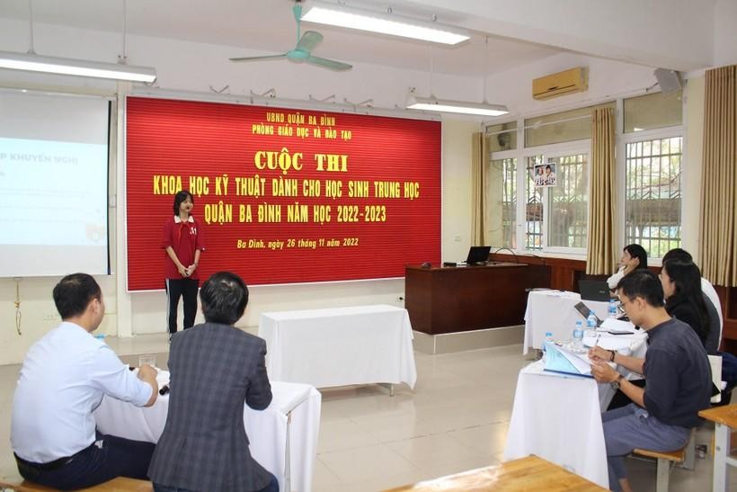 Nguyễn Hạnh Lê với dự án: Tâm lý học sinh trong thời kỳ chuyển đổi số tại Trường THCS Thăng Long đạt giải Nhất.