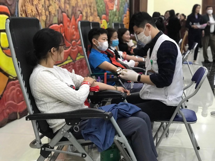 Hơn 800 đơn vị máu tại Lễ hội Xuân hồng - Chủ nhật đỏ tỉnh Bắc Giang ảnh 1