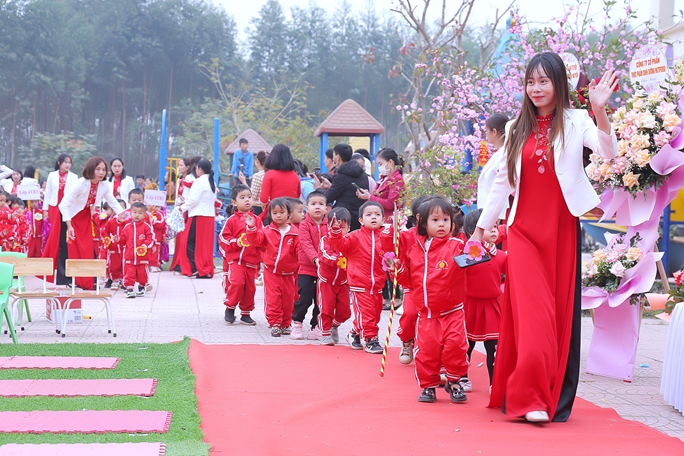 Trường học Bắc Giang lan tỏa giá trị văn hóa từ hoạt động trải nghiệm Tết ảnh 1