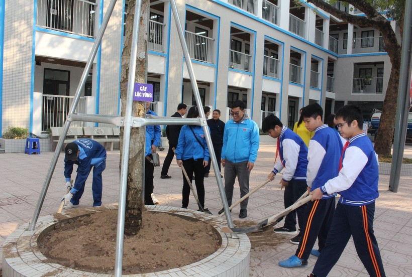 Giáo dục ý nghĩa Tết trồng cây cho học sinh quận Ba Đình (Hà Nội) ảnh 2