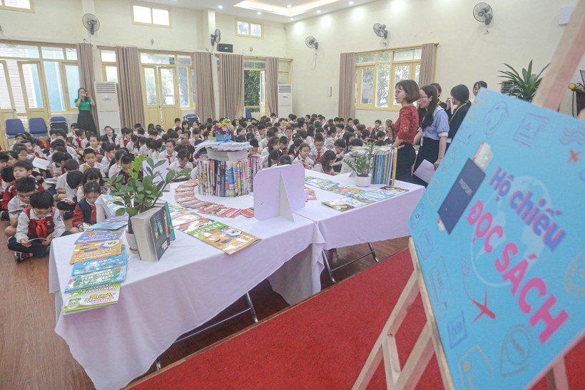 Gần 1.500 học sinh tiểu học háo hức trong ngày hội sách ảnh 1